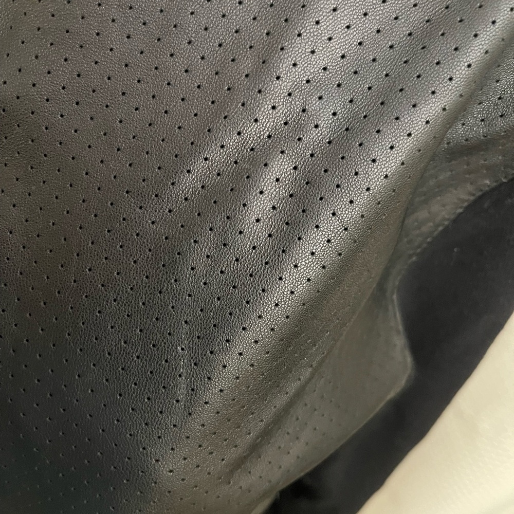 SOLD/NOT AVAILABLE 🔴 Elie Tahari leather and ? pullover. Size M/L - Picture 2 of 5